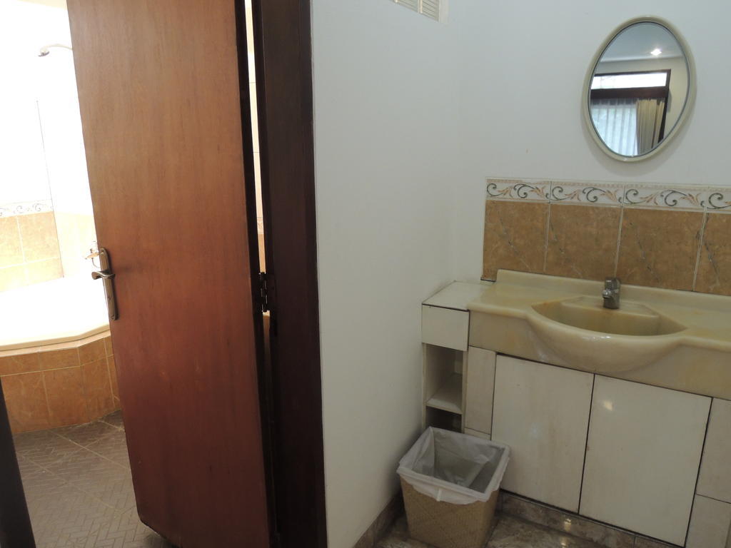 Rumah Polonia Guest House Cakarta Oda fotoğraf