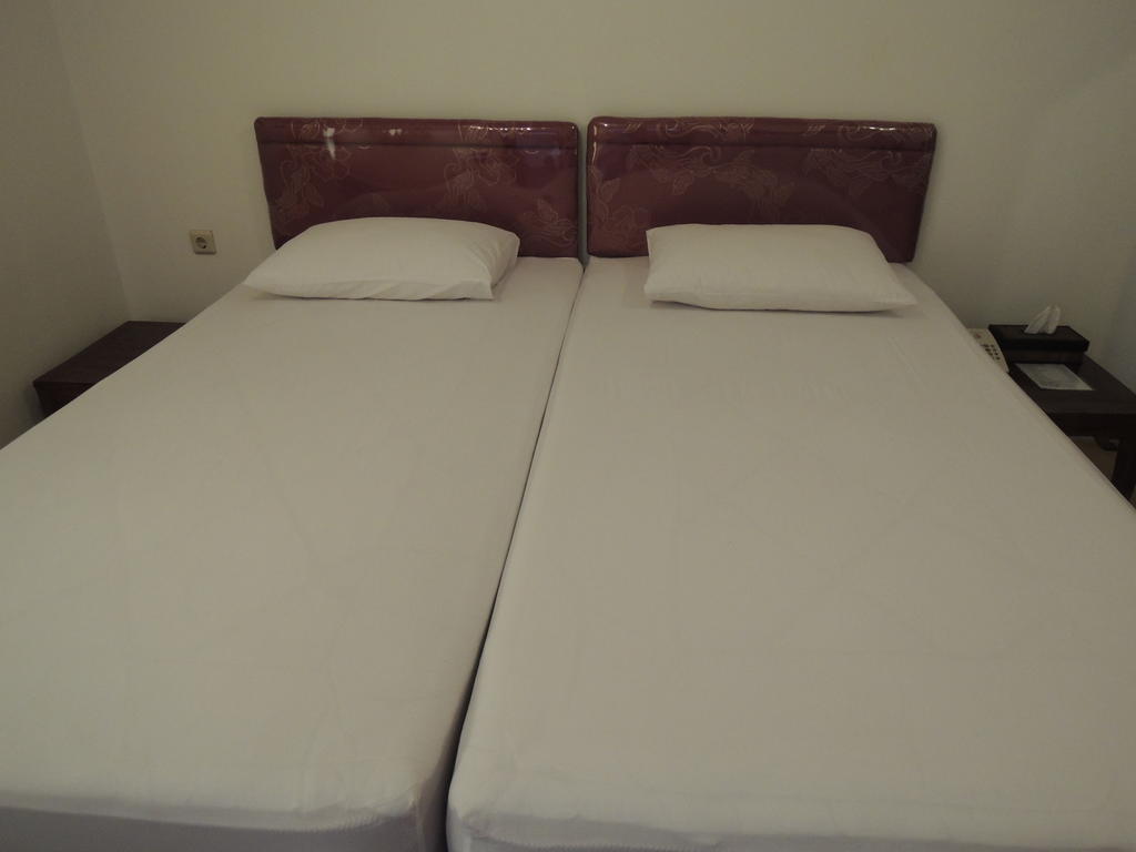 Rumah Polonia Guest House Cakarta Oda fotoğraf